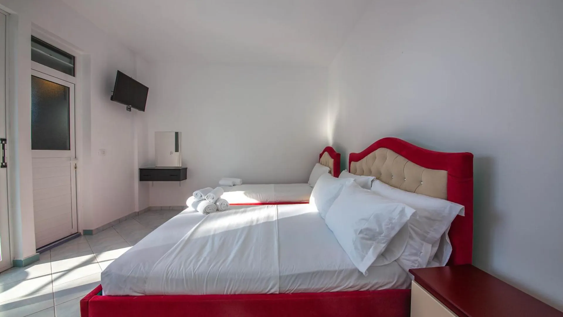 Noemi'S Hotel Ksamil 3*,