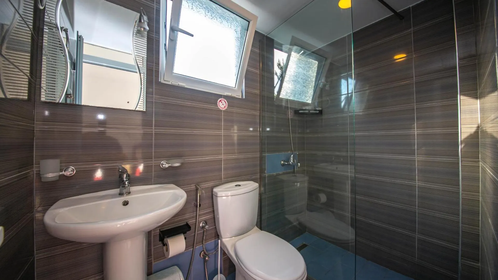 Noemi'S Hotel Ксамил 3*,  Албания